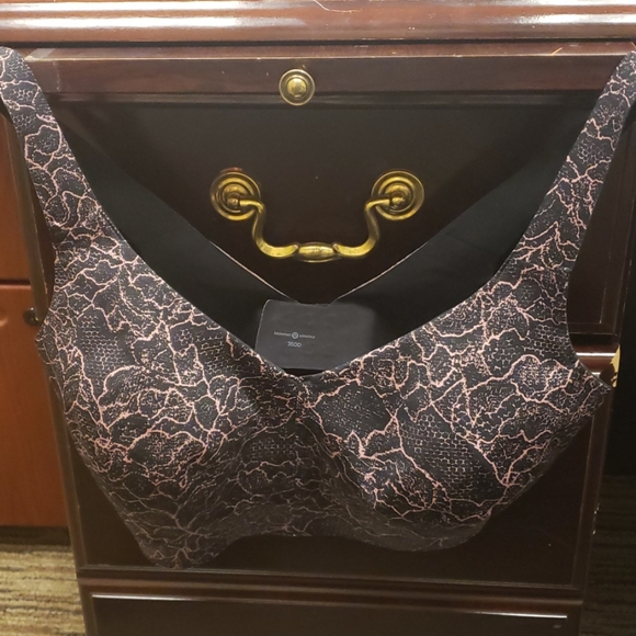 lululemon athletica Other - Lululemon Like Nothing Bra 36DD